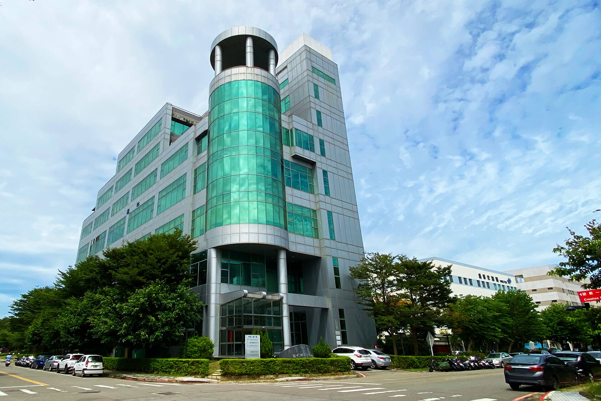 Img ecmos banner 01 1920x1280